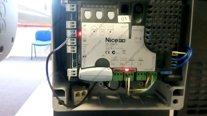 Блок управління NICE MC 824 H для 2-х електроприводів 24В, з системою BlueBUS, (двостулкові розсувні ворота) автоматичні ворота та комплектуючі для воріт
